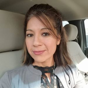 Meet your Posher, Bella esbeida